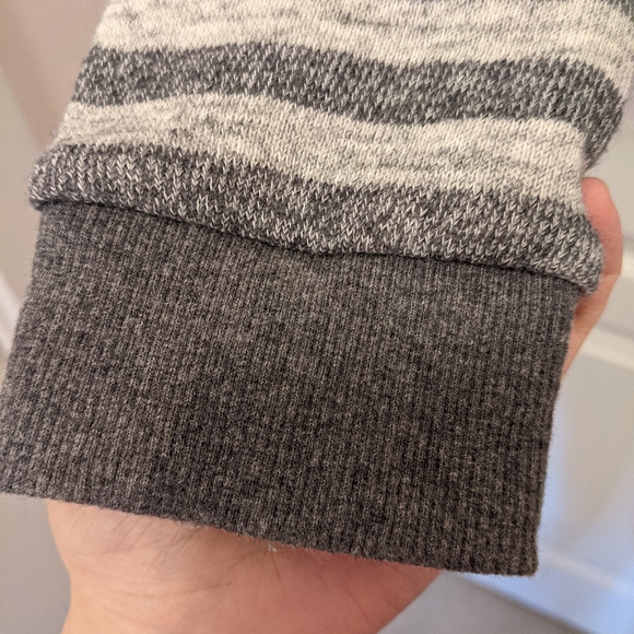 Ribbon Luxe Cozy Striped Sweater - Picture 4 of 4